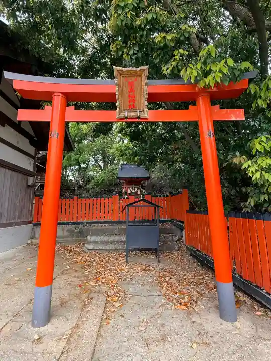 熊野神社の{uncategorized: "未分類", other: "その他", undefined: "問題あり", building: "その他建物", grave: "お墓", sacred_gate: "鳥居", guardian: "狛犬", statue: "像", buddha: "仏像", history: "歴史", nature: "自然", garden: "庭園", animal: "動物", pagoda: "塔", temizu: "手水舎", mountain_gate: "山門・神門", sanctuary: "本殿・本堂", subordinate: "末社・摂社", art: "芸術", scenery: "景色", jizo: "地蔵", ema: "絵馬", goshuin: "御朱印", omikuji: "おみくじ", items: "授与品その他", amulet: "お守り", goshuincho: "御朱印帳", eats: "食事", festival: "お祭り", votive_dance: "神楽", shichigosan: "七五三参", wedding: "結婚式", experience: "体験その他", initially: "初詣", around: "周辺", anti_infection: "感染症対策"}