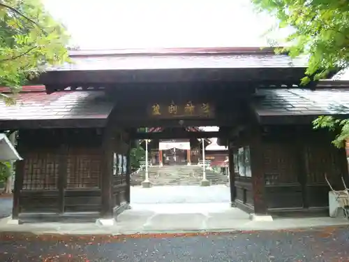 蘆別神社の山門・神門