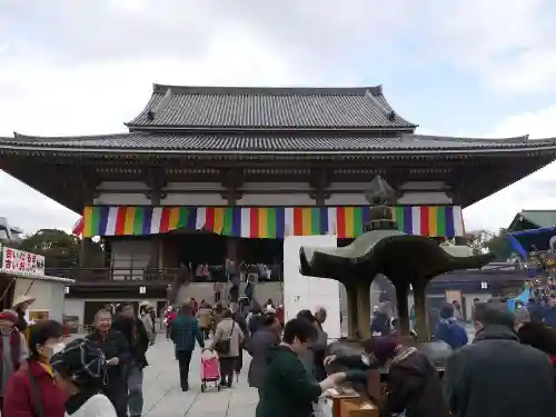 西新井大師総持寺の本殿・本堂