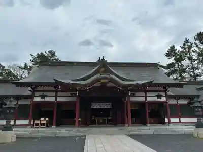 氣比神宮の{uncategorized: "未分類", other: "その他", undefined: "問題あり", building: "その他建物", grave: "お墓", sacred_gate: "鳥居", guardian: "狛犬", statue: "像", buddha: "仏像", history: "歴史", nature: "自然", garden: "庭園", animal: "動物", pagoda: "塔", temizu: "手水舎", mountain_gate: "山門・神門", sanctuary: "本殿・本堂", subordinate: "末社・摂社", art: "芸術", scenery: "景色", jizo: "地蔵", ema: "絵馬", goshuin: "御朱印", omikuji: "おみくじ", items: "授与品その他", amulet: "お守り", goshuincho: "御朱印帳", eats: "食事", festival: "お祭り", votive_dance: "神楽", shichigosan: "七五三参", wedding: "結婚式", experience: "体験その他", initially: "初詣", around: "周辺", anti_infection: "感染症対策"}