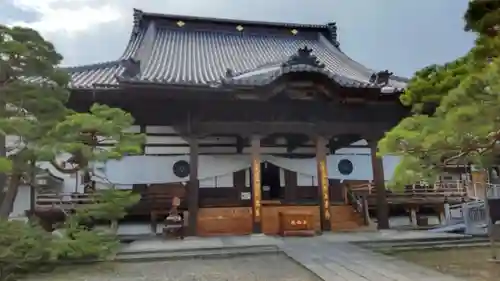 善光寺大勧進の本殿・本堂