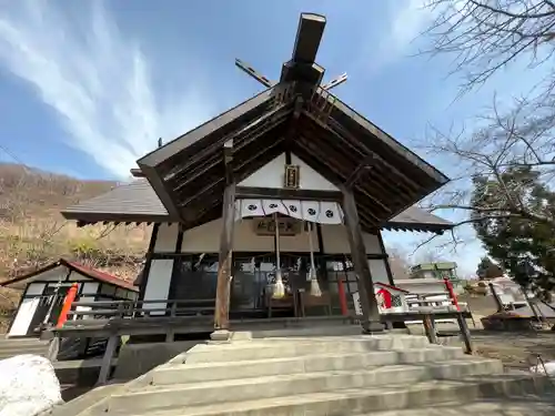 虻田神社の本殿