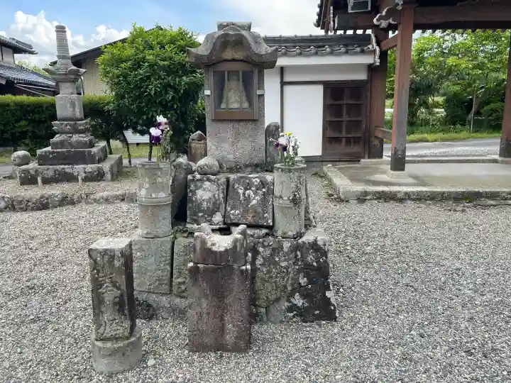 福量寺の{uncategorized: "未分類", other: "その他", undefined: "問題あり", building: "その他建物", grave: "お墓", sacred_gate: "鳥居", guardian: "狛犬", statue: "像", buddha: "仏像", history: "歴史", nature: "自然", garden: "庭園", animal: "動物", pagoda: "塔", temizu: "手水舎", mountain_gate: "山門・神門", sanctuary: "本殿・本堂", subordinate: "末社・摂社", art: "芸術", scenery: "景色", jizo: "地蔵", ema: "絵馬", goshuin: "御朱印", omikuji: "おみくじ", items: "授与品その他", amulet: "お守り", goshuincho: "御朱印帳", eats: "食事", festival: "お祭り", votive_dance: "神楽", shichigosan: "七五三参", wedding: "結婚式", experience: "体験その他", initially: "初詣", around: "周辺", anti_infection: "感染症対策"}