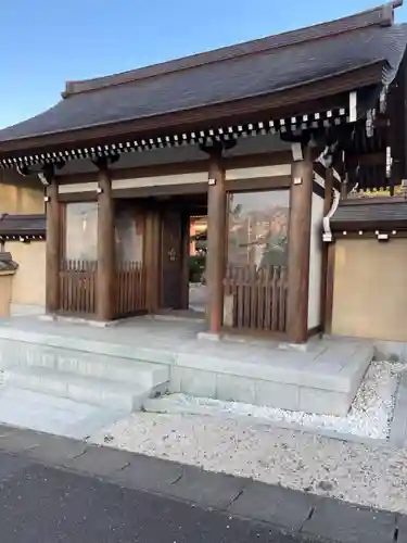 倶利加羅不動寺の山門・神門