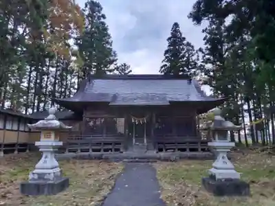 鎮岡神社の本殿・本堂