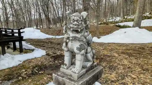 富山神社の狛犬