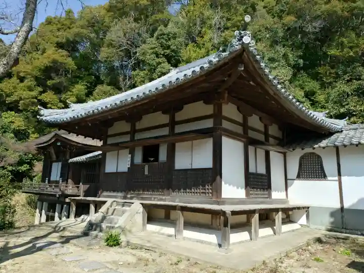 根来寺の{uncategorized: "未分類", other: "その他", undefined: "問題あり", building: "その他建物", grave: "お墓", sacred_gate: "鳥居", guardian: "狛犬", statue: "像", buddha: "仏像", history: "歴史", nature: "自然", garden: "庭園", animal: "動物", pagoda: "塔", temizu: "手水舎", mountain_gate: "山門・神門", sanctuary: "本殿・本堂", subordinate: "末社・摂社", art: "芸術", scenery: "景色", jizo: "地蔵", ema: "絵馬", goshuin: "御朱印", omikuji: "おみくじ", items: "授与品その他", amulet: "お守り", goshuincho: "御朱印帳", eats: "食事", festival: "お祭り", votive_dance: "神楽", shichigosan: "七五三参", wedding: "結婚式", experience: "体験その他", initially: "初詣", around: "周辺", anti_infection: "感染症対策"}