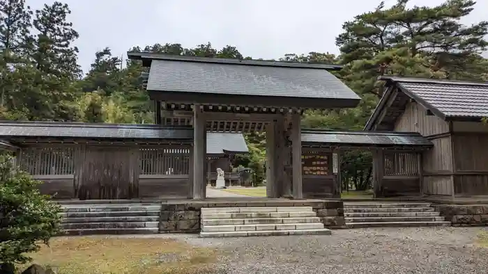 真野宮の山門