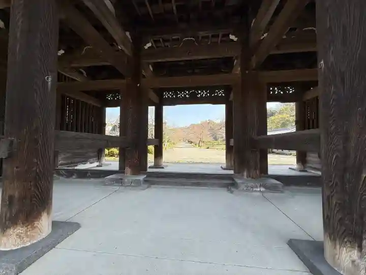 根来寺の{uncategorized: "未分類", other: "その他", undefined: "問題あり", building: "その他建物", grave: "お墓", sacred_gate: "鳥居", guardian: "狛犬", statue: "像", buddha: "仏像", history: "歴史", nature: "自然", garden: "庭園", animal: "動物", pagoda: "塔", temizu: "手水舎", mountain_gate: "山門・神門", sanctuary: "本殿・本堂", subordinate: "末社・摂社", art: "芸術", scenery: "景色", jizo: "地蔵", ema: "絵馬", goshuin: "御朱印", omikuji: "おみくじ", items: "授与品その他", amulet: "お守り", goshuincho: "御朱印帳", eats: "食事", festival: "お祭り", votive_dance: "神楽", shichigosan: "七五三参", wedding: "結婚式", experience: "体験その他", initially: "初詣", around: "周辺", anti_infection: "感染症対策"}