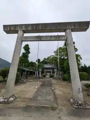 神明神社（南濃町吉田）の{uncategorized: "未分類", other: "その他", undefined: "問題あり", building: "その他建物", grave: "お墓", sacred_gate: "鳥居", guardian: "狛犬", statue: "像", buddha: "仏像", history: "歴史", nature: "自然", garden: "庭園", animal: "動物", pagoda: "塔", temizu: "手水舎", mountain_gate: "山門・神門", sanctuary: "本殿・本堂", subordinate: "末社・摂社", art: "芸術", scenery: "景色", jizo: "地蔵", ema: "絵馬", goshuin: "御朱印", omikuji: "おみくじ", items: "授与品その他", amulet: "お守り", goshuincho: "御朱印帳", eats: "食事", festival: "お祭り", votive_dance: "神楽", shichigosan: "七五三参", wedding: "結婚式", experience: "体験その他", initially: "初詣", around: "周辺", anti_infection: "感染症対策"}