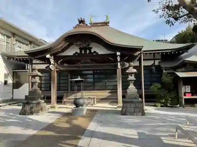 泉蔵寺の本殿・本堂