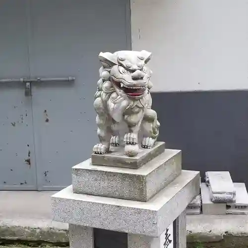 銀杏岡八幡神社の狛犬