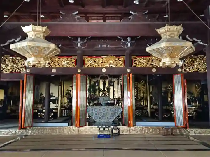 勝鬘寺の本殿・本堂