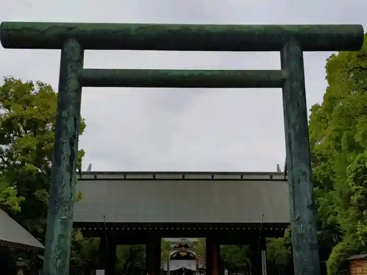 靖國神社の{uncategorized: "未分類", other: "その他", undefined: "問題あり", building: "その他建物", grave: "お墓", sacred_gate: "鳥居", guardian: "狛犬", statue: "像", buddha: "仏像", history: "歴史", nature: "自然", garden: "庭園", animal: "動物", pagoda: "塔", temizu: "手水舎", mountain_gate: "山門・神門", sanctuary: "本殿・本堂", subordinate: "末社・摂社", art: "芸術", scenery: "景色", jizo: "地蔵", ema: "絵馬", goshuin: "御朱印", omikuji: "おみくじ", items: "授与品その他", amulet: "お守り", goshuincho: "御朱印帳", eats: "食事", festival: "お祭り", votive_dance: "神楽", shichigosan: "七五三参", wedding: "結婚式", experience: "体験その他", initially: "初詣", around: "周辺", anti_infection: "感染症対策"}