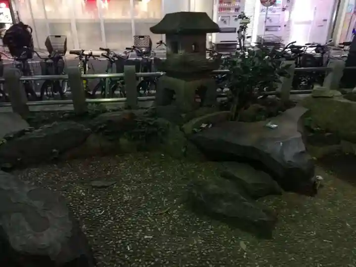 歌舞伎町弁財天の庭園