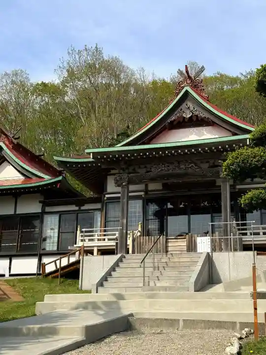 石崎地主海神社の{uncategorized: "未分類", other: "その他", undefined: "問題あり", building: "その他建物", grave: "お墓", sacred_gate: "鳥居", guardian: "狛犬", statue: "像", buddha: "仏像", history: "歴史", nature: "自然", garden: "庭園", animal: "動物", pagoda: "塔", temizu: "手水舎", mountain_gate: "山門・神門", sanctuary: "本殿・本堂", subordinate: "末社・摂社", art: "芸術", scenery: "景色", jizo: "地蔵", ema: "絵馬", goshuin: "御朱印", omikuji: "おみくじ", items: "授与品その他", amulet: "お守り", goshuincho: "御朱印帳", eats: "食事", festival: "お祭り", votive_dance: "神楽", shichigosan: "七五三参", wedding: "結婚式", experience: "体験その他", initially: "初詣", around: "周辺", anti_infection: "感染症対策"}