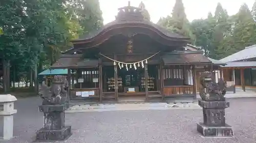 子守神社の本殿