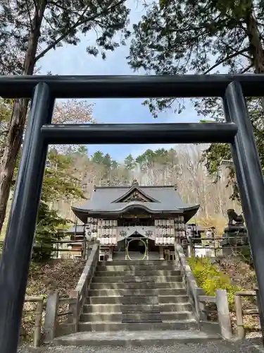 義經神社の鳥居