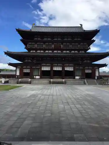 薬師寺の本殿・本堂