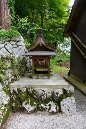 高天彦神社の末社