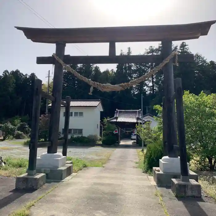 仁井田神社の鳥居