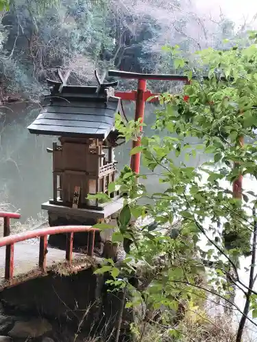 八大龍王弁財天大神の{uncategorized: "未分類", other: "その他", undefined: "問題あり", building: "その他建物", grave: "お墓", sacred_gate: "鳥居", guardian: "狛犬", statue: "像", buddha: "仏像", history: "歴史", nature: "自然", garden: "庭園", animal: "動物", pagoda: "塔", temizu: "手水舎", mountain_gate: "山門・神門", sanctuary: "本殿・本堂", subordinate: "末社・摂社", art: "芸術", scenery: "景色", jizo: "地蔵", ema: "絵馬", goshuin: "御朱印", omikuji: "おみくじ", items: "授与品その他", amulet: "お守り", goshuincho: "御朱印帳", eats: "食事", festival: "お祭り", votive_dance: "神楽", shichigosan: "七五三参", wedding: "結婚式", experience: "体験その他", initially: "初詣", around: "周辺", anti_infection: "感染症対策"}