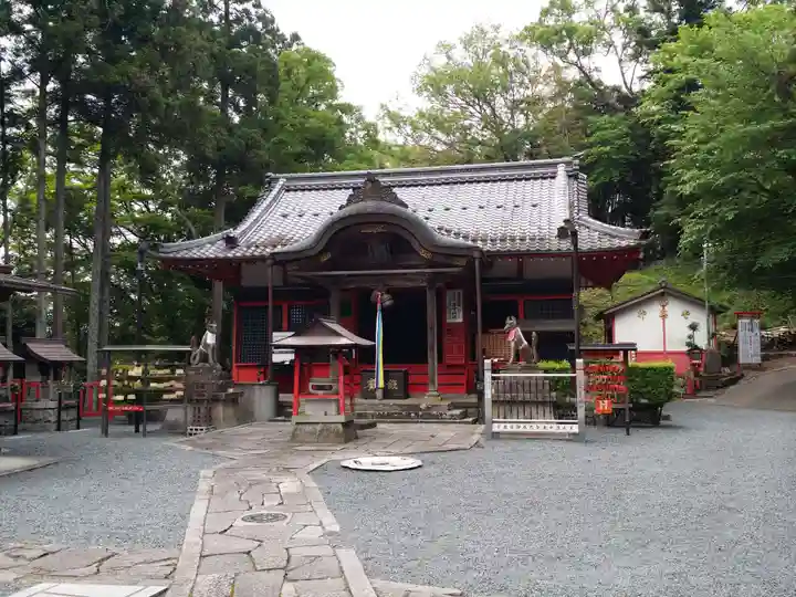 王地山まけきらい稲荷の本殿・本堂