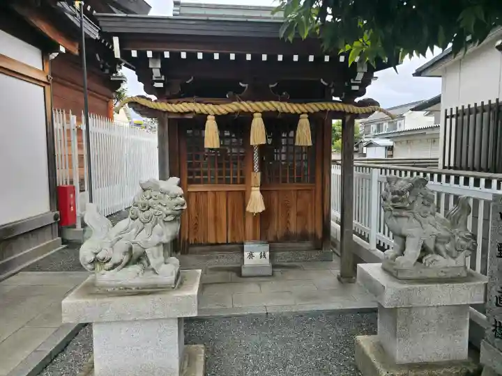 三十八神社の{uncategorized: "未分類", other: "その他", undefined: "問題あり", building: "その他建物", grave: "お墓", sacred_gate: "鳥居", guardian: "狛犬", statue: "像", buddha: "仏像", history: "歴史", nature: "自然", garden: "庭園", animal: "動物", pagoda: "塔", temizu: "手水舎", mountain_gate: "山門・神門", sanctuary: "本殿・本堂", subordinate: "末社・摂社", art: "芸術", scenery: "景色", jizo: "地蔵", ema: "絵馬", goshuin: "御朱印", omikuji: "おみくじ", items: "授与品その他", amulet: "お守り", goshuincho: "御朱印帳", eats: "食事", festival: "お祭り", votive_dance: "神楽", shichigosan: "七五三参", wedding: "結婚式", experience: "体験その他", initially: "初詣", around: "周辺", anti_infection: "感染症対策"}