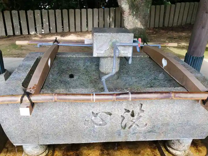 多井畑厄除八幡宮の手水舎