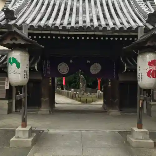 了徳院の山門・神門