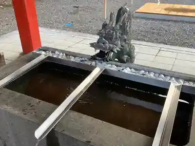 美濃國一宮　南宮大社の手水舎