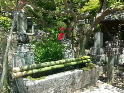 石峯寺の手水舎