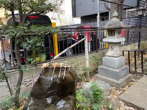 稲荷鬼王神社の庭園