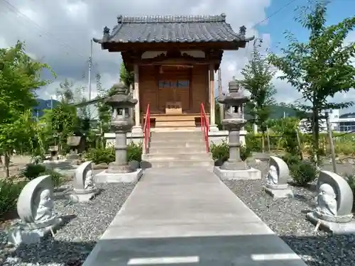 山神社の本殿