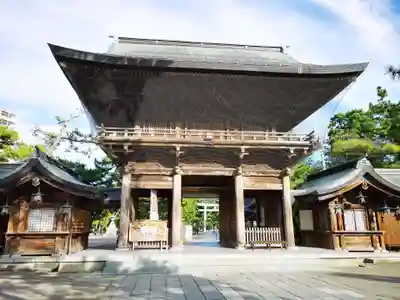 白山神社の山門・神門