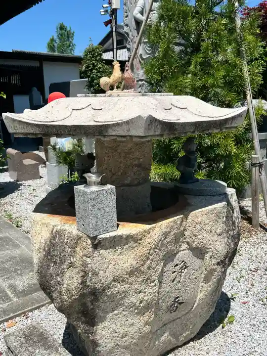 観音寺の{uncategorized: "未分類", other: "その他", undefined: "問題あり", building: "その他建物", grave: "お墓", sacred_gate: "鳥居", guardian: "狛犬", statue: "像", buddha: "仏像", history: "歴史", nature: "自然", garden: "庭園", animal: "動物", pagoda: "塔", temizu: "手水舎", mountain_gate: "山門・神門", sanctuary: "本殿・本堂", subordinate: "末社・摂社", art: "芸術", scenery: "景色", jizo: "地蔵", ema: "絵馬", goshuin: "御朱印", omikuji: "おみくじ", items: "授与品その他", amulet: "お守り", goshuincho: "御朱印帳", eats: "食事", festival: "お祭り", votive_dance: "神楽", shichigosan: "七五三参", wedding: "結婚式", experience: "体験その他", initially: "初詣", around: "周辺", anti_infection: "感染症対策"}