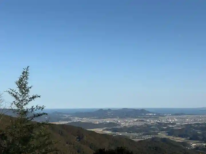 小蔵寺 白糸滝観音の{uncategorized: "未分類", other: "その他", undefined: "問題あり", building: "その他建物", grave: "お墓", sacred_gate: "鳥居", guardian: "狛犬", statue: "像", buddha: "仏像", history: "歴史", nature: "自然", garden: "庭園", animal: "動物", pagoda: "塔", temizu: "手水舎", mountain_gate: "山門・神門", sanctuary: "本殿・本堂", subordinate: "末社・摂社", art: "芸術", scenery: "景色", jizo: "地蔵", ema: "絵馬", goshuin: "御朱印", omikuji: "おみくじ", items: "授与品その他", amulet: "お守り", goshuincho: "御朱印帳", eats: "食事", festival: "お祭り", votive_dance: "神楽", shichigosan: "七五三参", wedding: "結婚式", experience: "体験その他", initially: "初詣", around: "周辺", anti_infection: "感染症対策"}