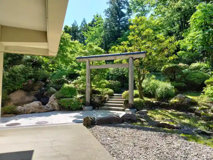白山比咩神社の{uncategorized: "未分類", other: "その他", undefined: "問題あり", building: "その他建物", grave: "お墓", sacred_gate: "鳥居", guardian: "狛犬", statue: "像", buddha: "仏像", history: "歴史", nature: "自然", garden: "庭園", animal: "動物", pagoda: "塔", temizu: "手水舎", mountain_gate: "山門・神門", sanctuary: "本殿・本堂", subordinate: "末社・摂社", art: "芸術", scenery: "景色", jizo: "地蔵", ema: "絵馬", goshuin: "御朱印", omikuji: "おみくじ", items: "授与品その他", amulet: "お守り", goshuincho: "御朱印帳", eats: "食事", festival: "お祭り", votive_dance: "神楽", shichigosan: "七五三参", wedding: "結婚式", experience: "体験その他", initially: "初詣", around: "周辺", anti_infection: "感染症対策"}