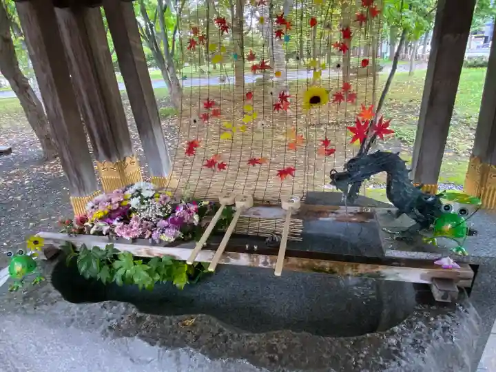 彌彦神社 (伊夜日子神社)の手水舎
