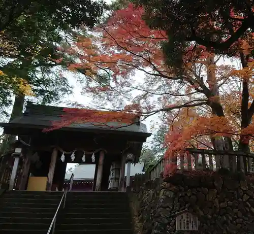 唐澤山神社の山門