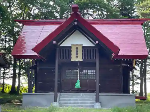 芭露神社の本殿