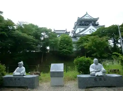 龍城神社の像