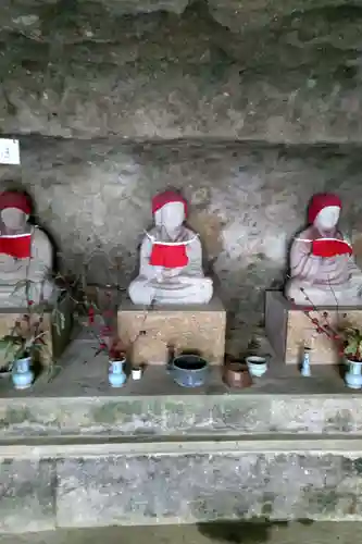 穴弘法（古城山遍照閣）(岐阜県)