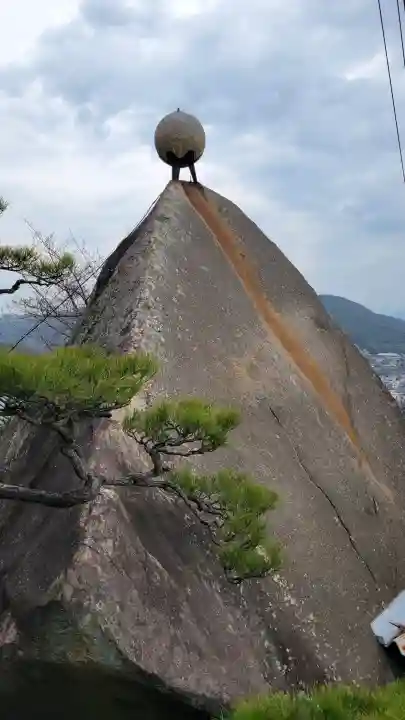 千光寺の{uncategorized: "未分類", other: "その他", undefined: "問題あり", building: "その他建物", grave: "お墓", sacred_gate: "鳥居", guardian: "狛犬", statue: "像", buddha: "仏像", history: "歴史", nature: "自然", garden: "庭園", animal: "動物", pagoda: "塔", temizu: "手水舎", mountain_gate: "山門・神門", sanctuary: "本殿・本堂", subordinate: "末社・摂社", art: "芸術", scenery: "景色", jizo: "地蔵", ema: "絵馬", goshuin: "御朱印", omikuji: "おみくじ", items: "授与品その他", amulet: "お守り", goshuincho: "御朱印帳", eats: "食事", festival: "お祭り", votive_dance: "神楽", shichigosan: "七五三参", wedding: "結婚式", experience: "体験その他", initially: "初詣", around: "周辺", anti_infection: "感染症対策"}