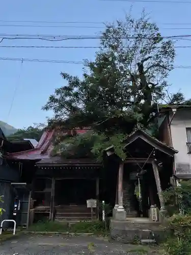湯屋寺の本殿・本堂