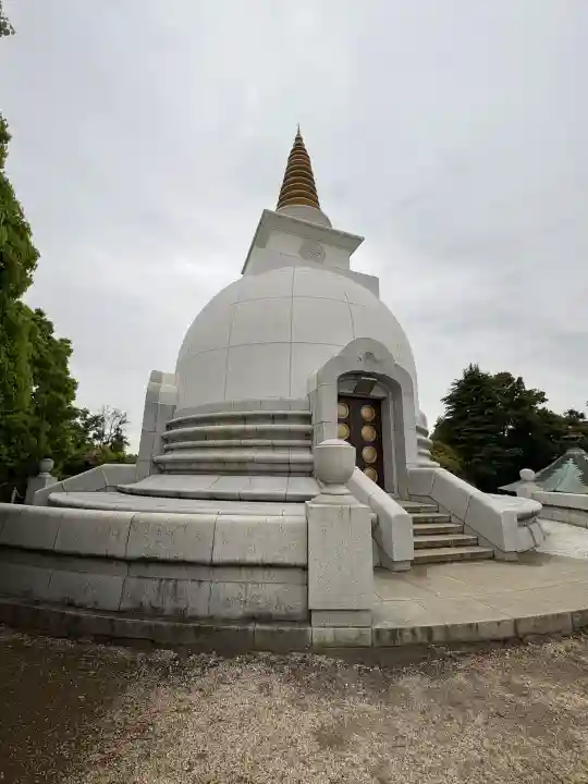 よみうりランド観音の{uncategorized: "未分類", other: "その他", undefined: "問題あり", building: "その他建物", grave: "お墓", sacred_gate: "鳥居", guardian: "狛犬", statue: "像", buddha: "仏像", history: "歴史", nature: "自然", garden: "庭園", animal: "動物", pagoda: "塔", temizu: "手水舎", mountain_gate: "山門・神門", sanctuary: "本殿・本堂", subordinate: "末社・摂社", art: "芸術", scenery: "景色", jizo: "地蔵", ema: "絵馬", goshuin: "御朱印", omikuji: "おみくじ", items: "授与品その他", amulet: "お守り", goshuincho: "御朱印帳", eats: "食事", festival: "お祭り", votive_dance: "神楽", shichigosan: "七五三参", wedding: "結婚式", experience: "体験その他", initially: "初詣", around: "周辺", anti_infection: "感染症対策"}