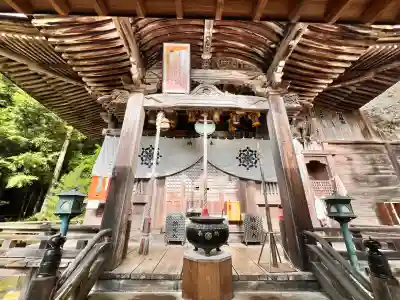 岩屋寺の{uncategorized: "未分類", other: "その他", undefined: "問題あり", building: "その他建物", grave: "お墓", sacred_gate: "鳥居", guardian: "狛犬", statue: "像", buddha: "仏像", history: "歴史", nature: "自然", garden: "庭園", animal: "動物", pagoda: "塔", temizu: "手水舎", mountain_gate: "山門・神門", sanctuary: "本殿・本堂", subordinate: "末社・摂社", art: "芸術", scenery: "景色", jizo: "地蔵", ema: "絵馬", goshuin: "御朱印", omikuji: "おみくじ", items: "授与品その他", amulet: "お守り", goshuincho: "御朱印帳", eats: "食事", festival: "お祭り", votive_dance: "神楽", shichigosan: "七五三参", wedding: "結婚式", experience: "体験その他", initially: "初詣", around: "周辺", anti_infection: "感染症対策"}