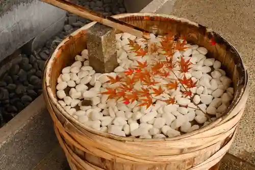 射水神社の手水舎