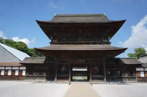 瑞龍寺の山門