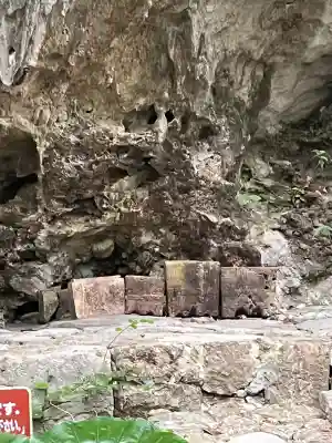 斎場御嶽の{uncategorized: "未分類", other: "その他", undefined: "問題あり", building: "その他建物", grave: "お墓", sacred_gate: "鳥居", guardian: "狛犬", statue: "像", buddha: "仏像", history: "歴史", nature: "自然", garden: "庭園", animal: "動物", pagoda: "塔", temizu: "手水舎", mountain_gate: "山門・神門", sanctuary: "本殿・本堂", subordinate: "末社・摂社", art: "芸術", scenery: "景色", jizo: "地蔵", ema: "絵馬", goshuin: "御朱印", omikuji: "おみくじ", items: "授与品その他", amulet: "お守り", goshuincho: "御朱印帳", eats: "食事", festival: "お祭り", votive_dance: "神楽", shichigosan: "七五三参", wedding: "結婚式", experience: "体験その他", initially: "初詣", around: "周辺", anti_infection: "感染症対策"}